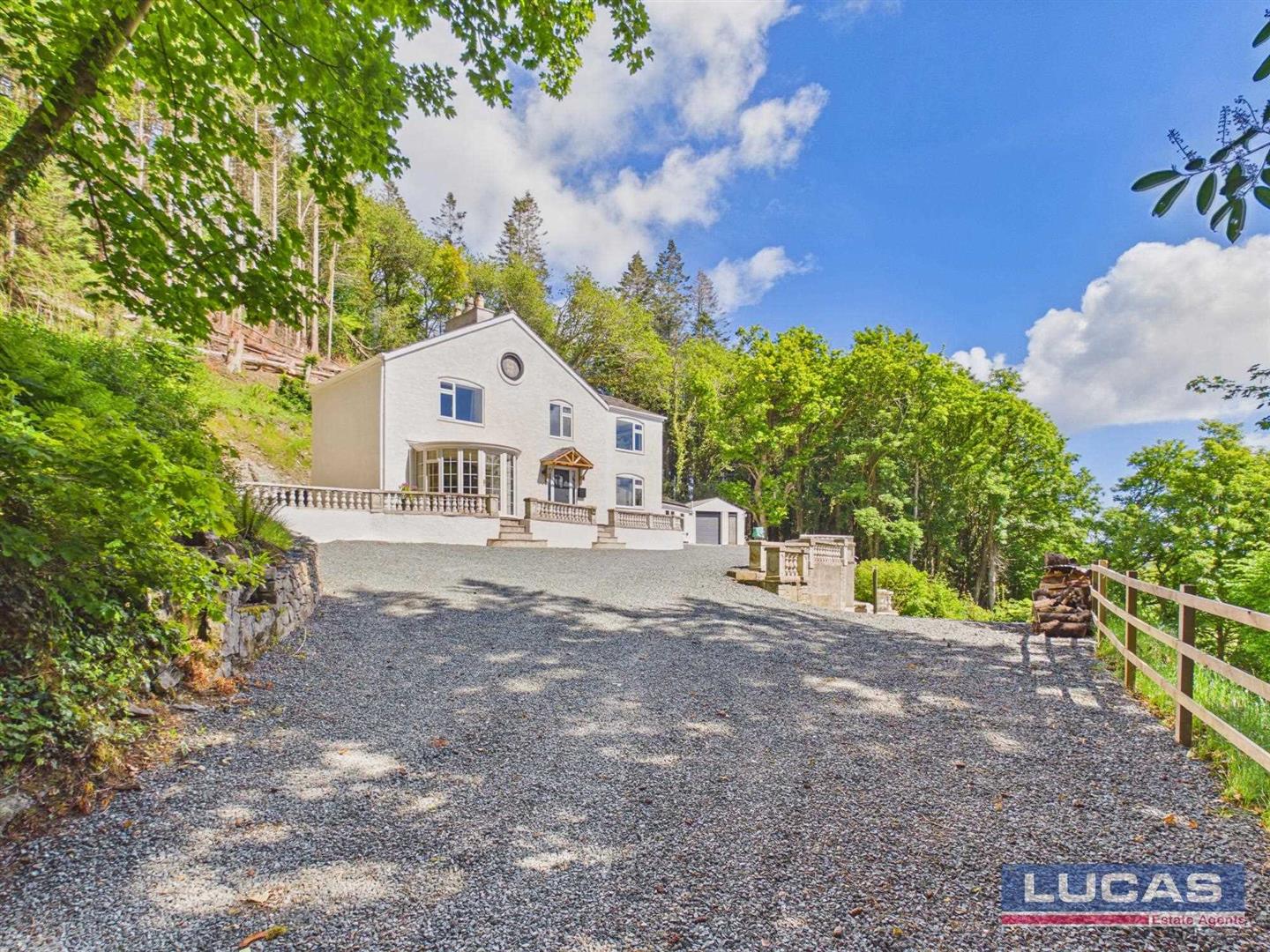 3 bed property in Llanfaes, Beaumaris